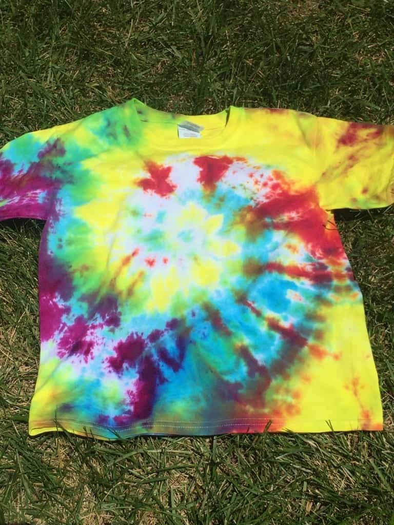 Download How to Tie Dye Shirts With Kids | The 3 Easiest Tie Dye ...